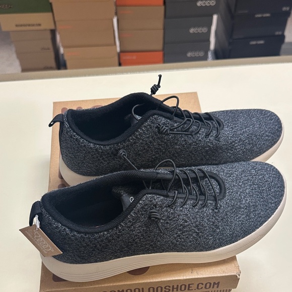 Woolloomooloo Unisex Slip On Black Knit Shoes - Picture 1 of 12
